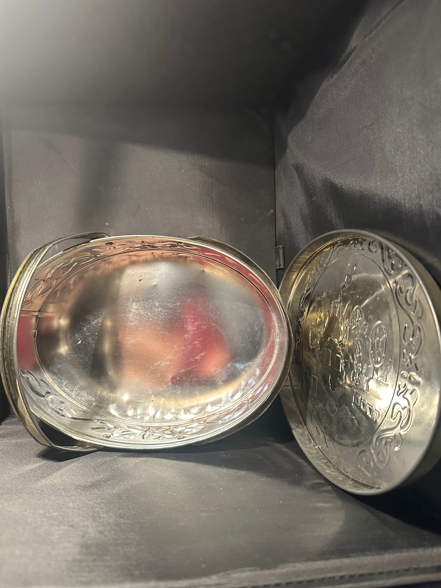 Vtg Dutch maid Tin