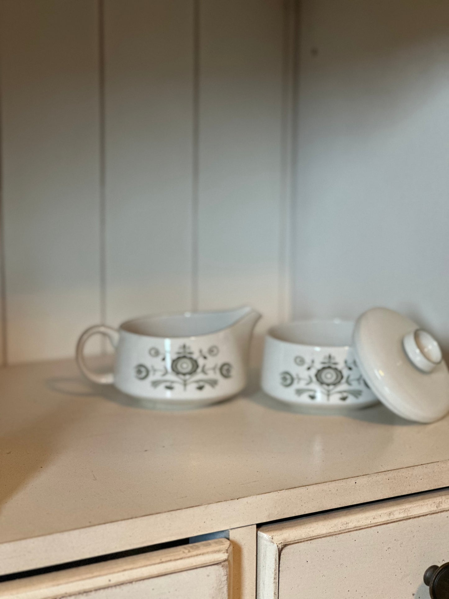 Franciscan Heritage Creamer & Lidded Sugar Bowl Set