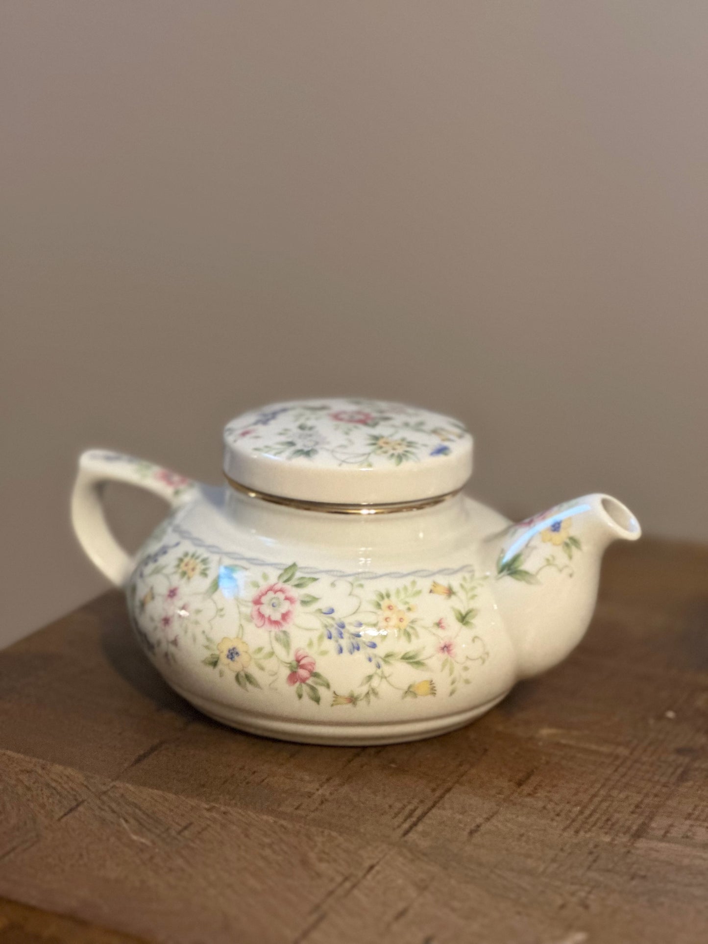 Andrea By Sadek Teapot & Cup