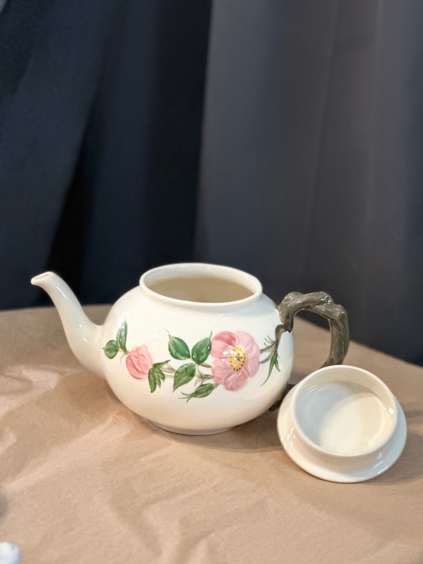 Tea pot