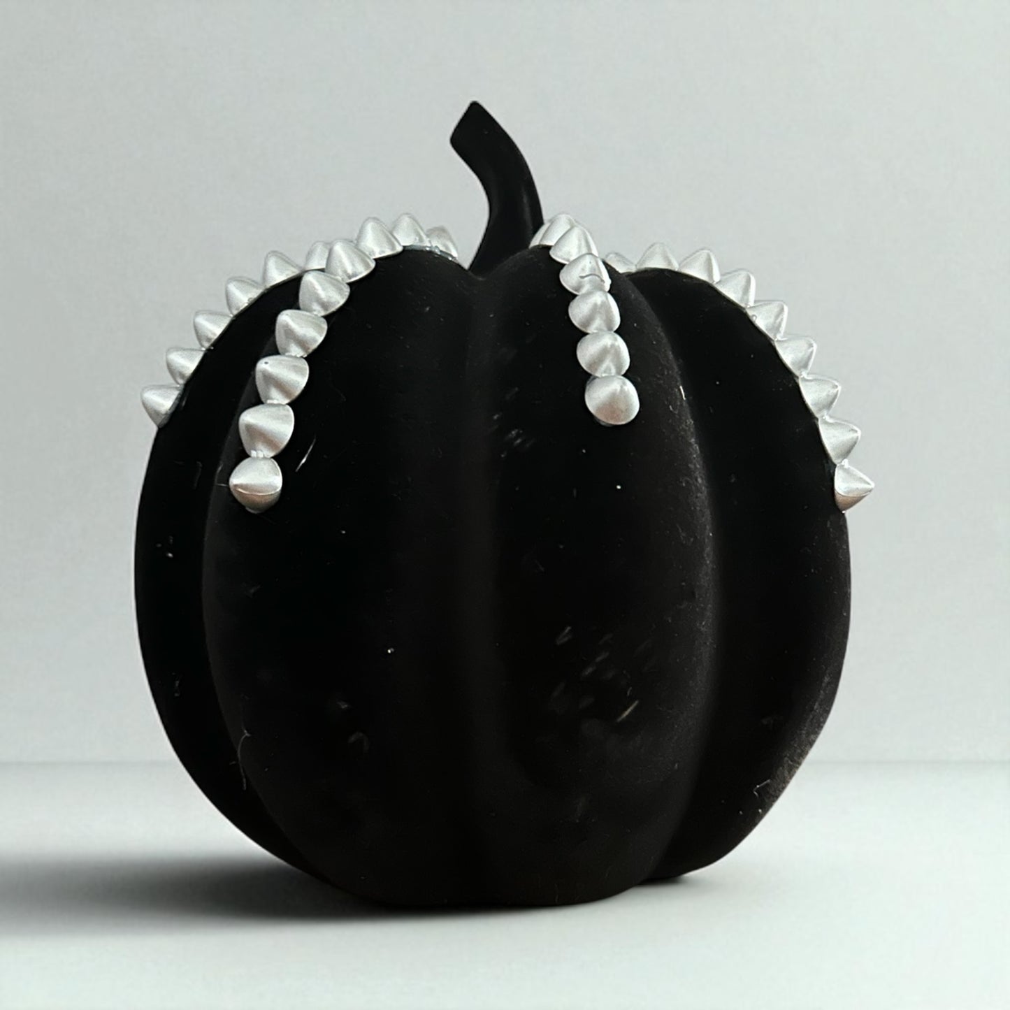 Velvet & Pearls