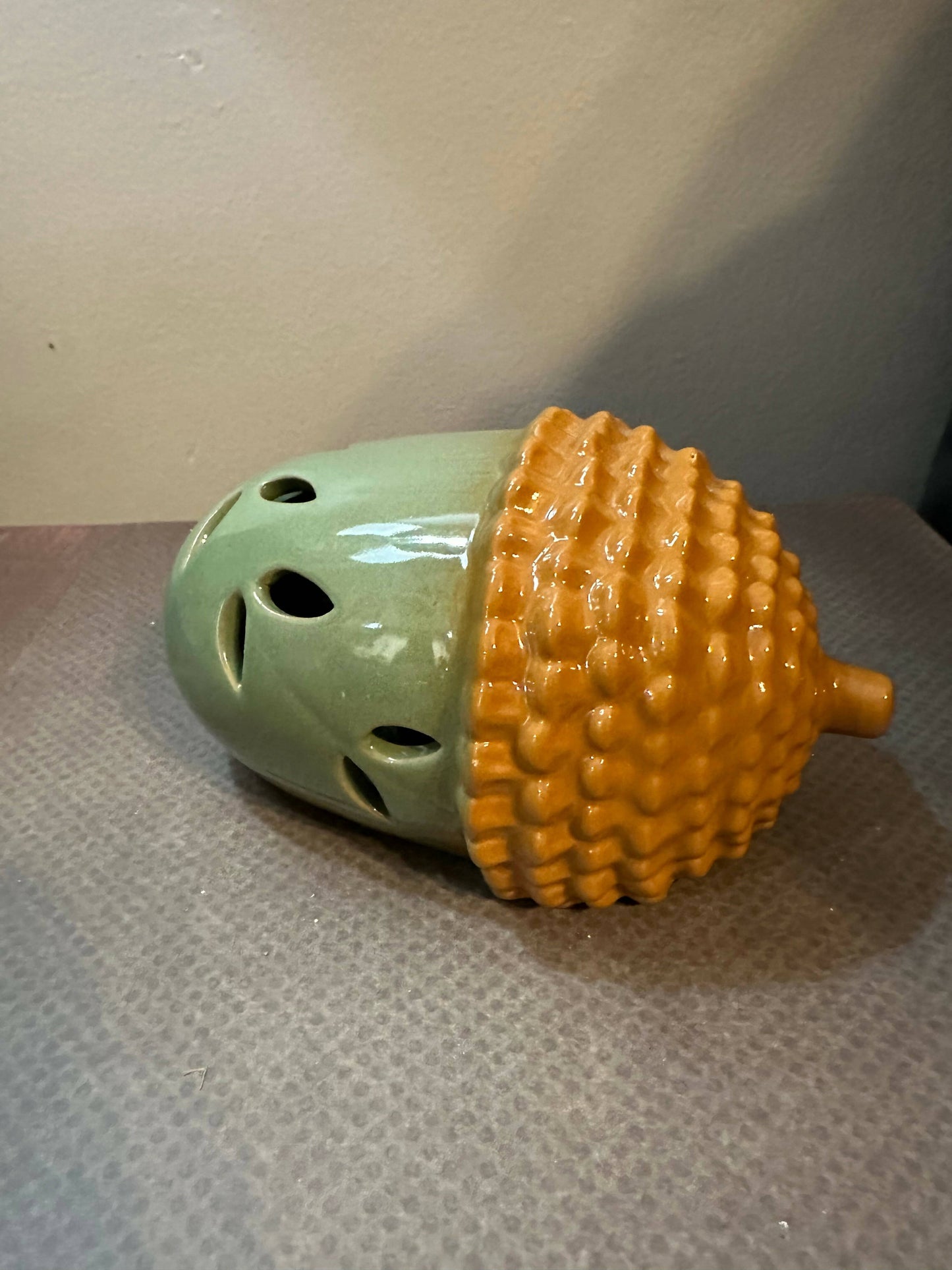 Acorn decor