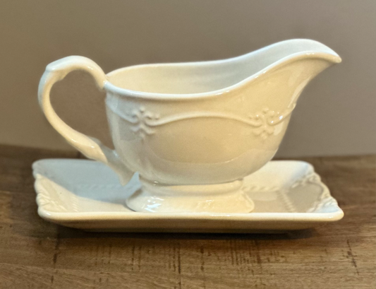 Gravy Boat & Underplate