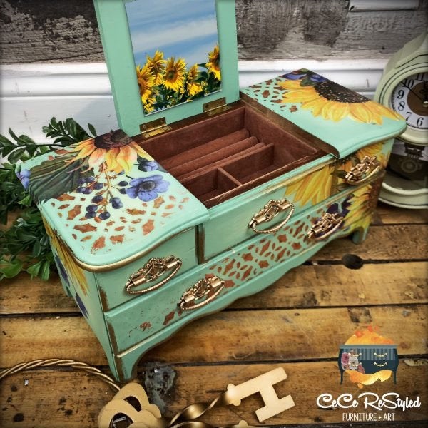 https://cdn.shopify.com/s/files/1/0536/2640/5056/products/934720a0-8c94-5f47-a2a3-d7cc3539e7d3.jpg?v=1679274908