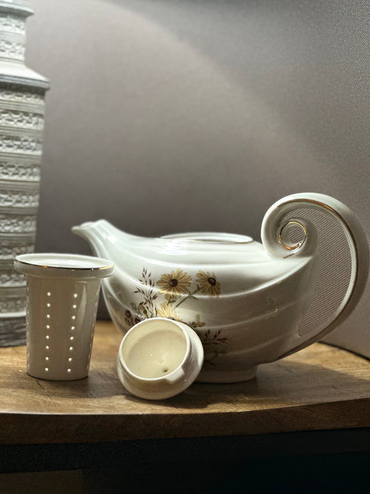 Vtg Hall Richmond Tea Pot & Infuser