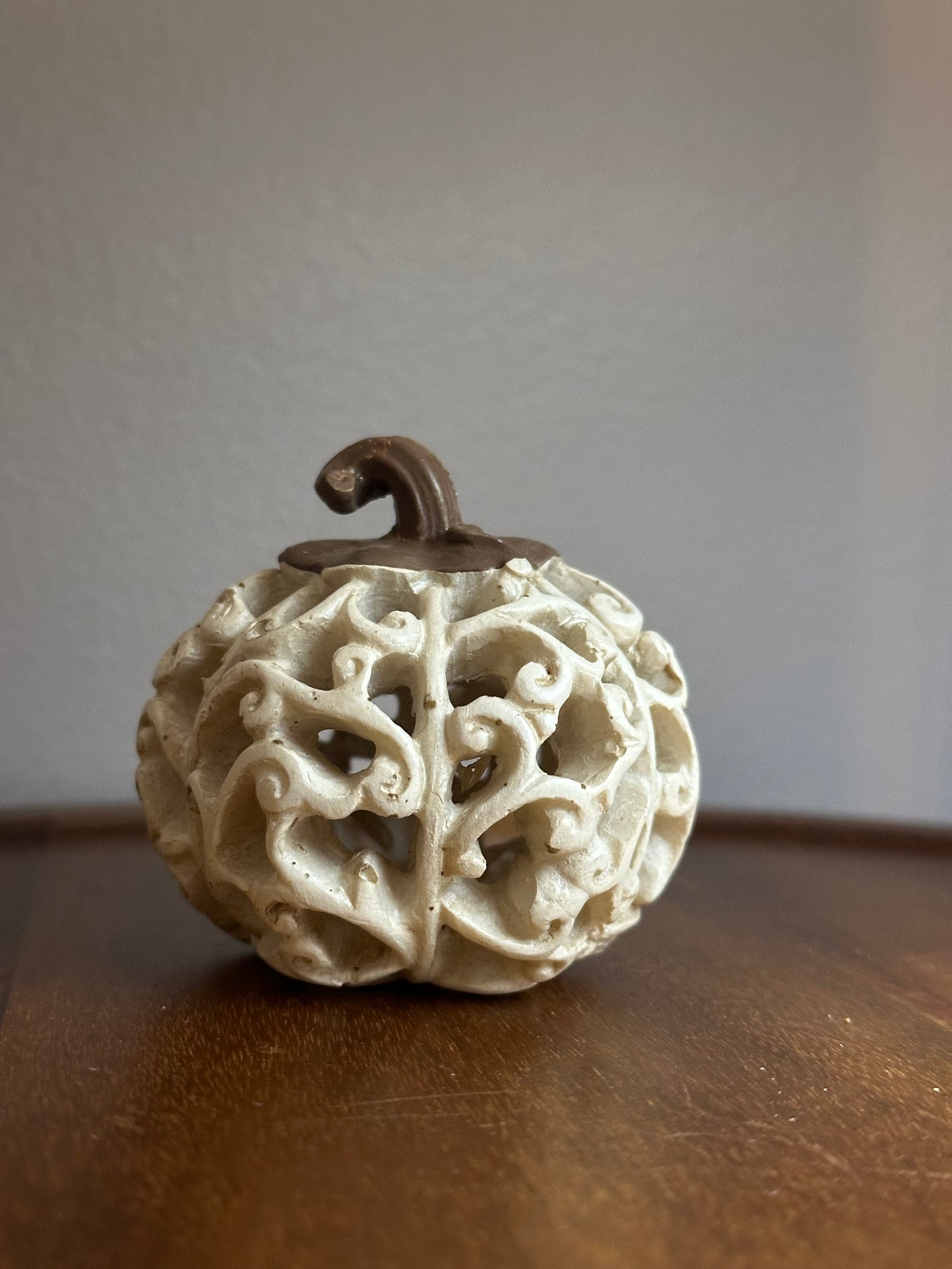 Pumpkin w/ scroll designs mini