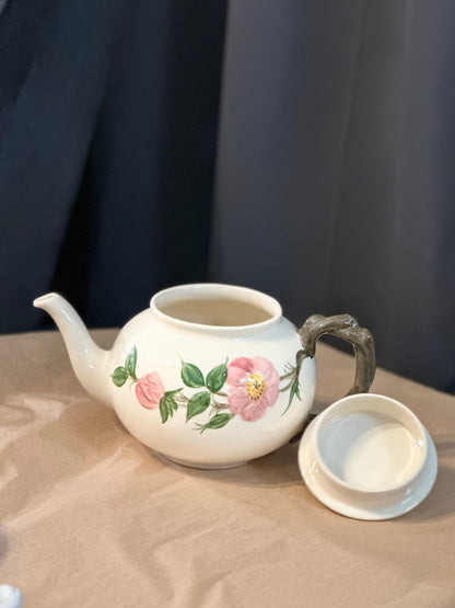 Tea pot