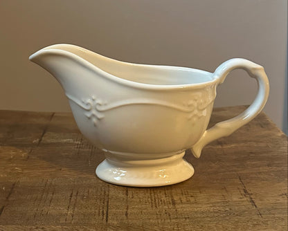 Gravy Boat & Underplate