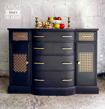 https://cdn.shopify.com/s/files/1/0536/2640/5056/files/GoldenArtDeco1_129250ba-f665-4e86-904f-63ce2feb3e53.jpg?v=1741185442