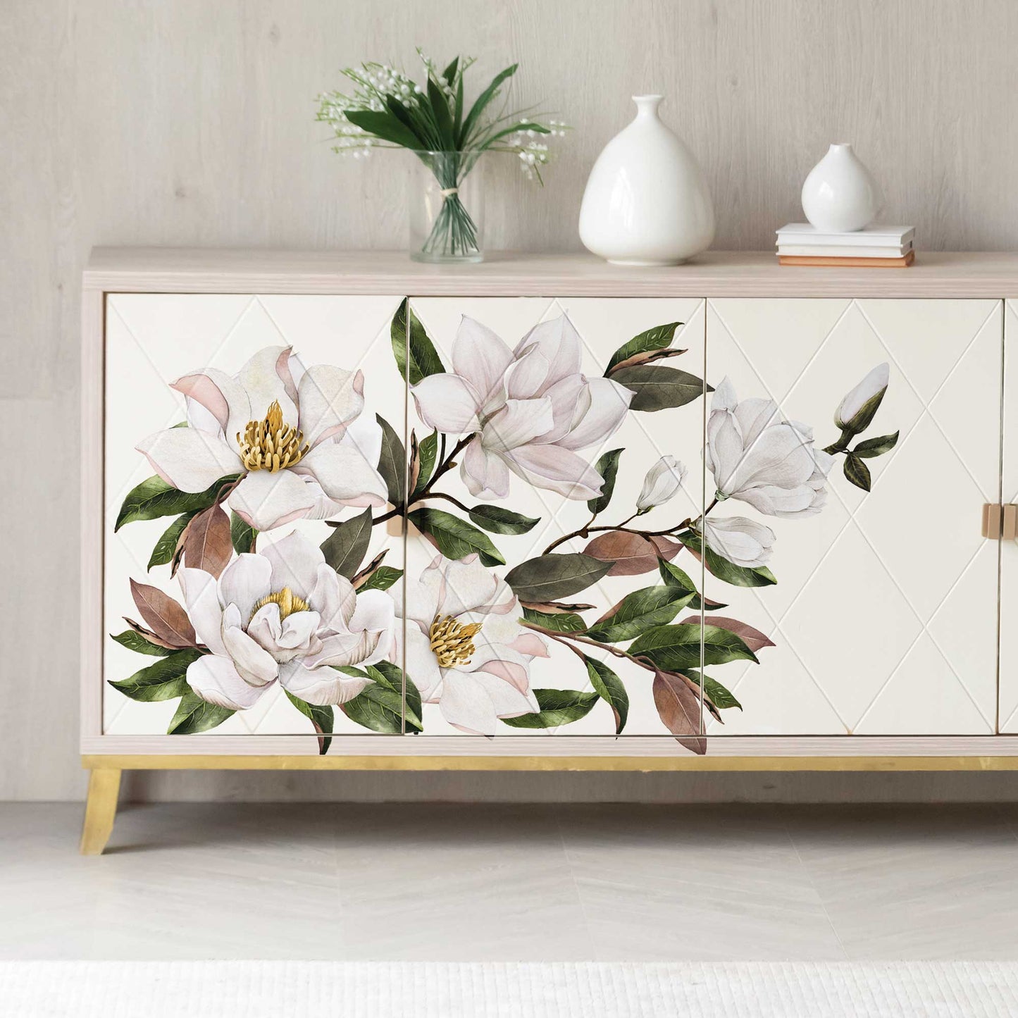 https://cdn.shopify.com/s/files/1/0536/2640/5056/products/MagnoliaGrandiflora2.jpg?v=1680291974