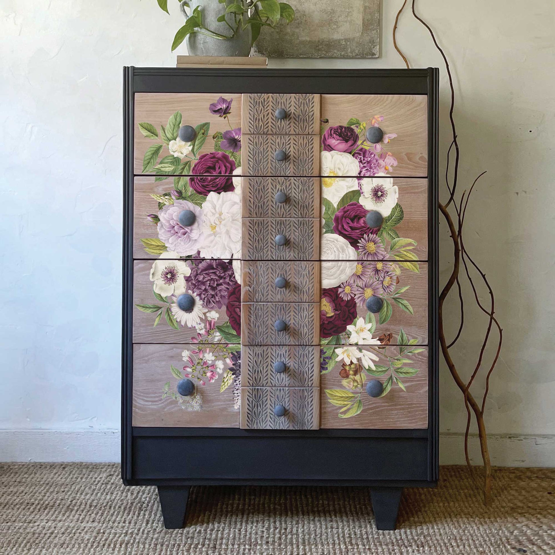 https://cdn.shopify.com/s/files/1/0536/2640/5056/products/Meetmeinthegarden2.jpg?v=1680291680