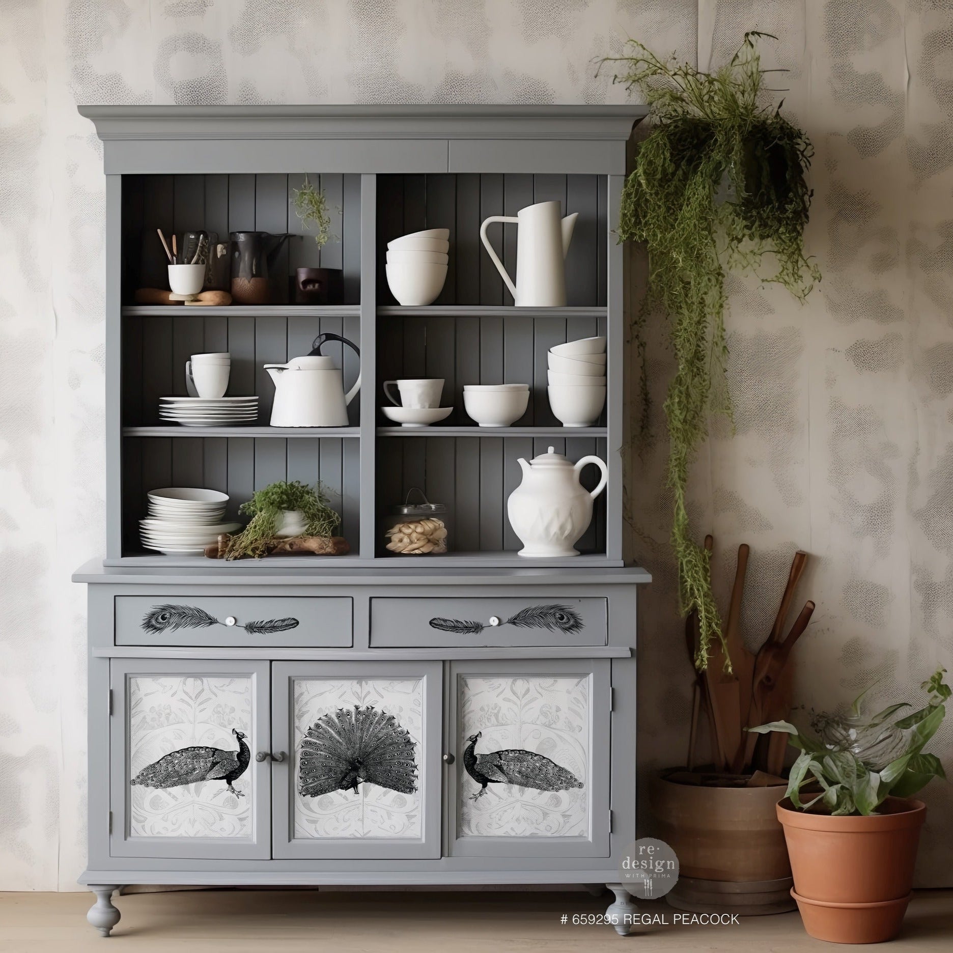 https://cdn.shopify.com/s/files/1/0536/2640/5056/files/RegalPeacock3.jpg?v=1741970443