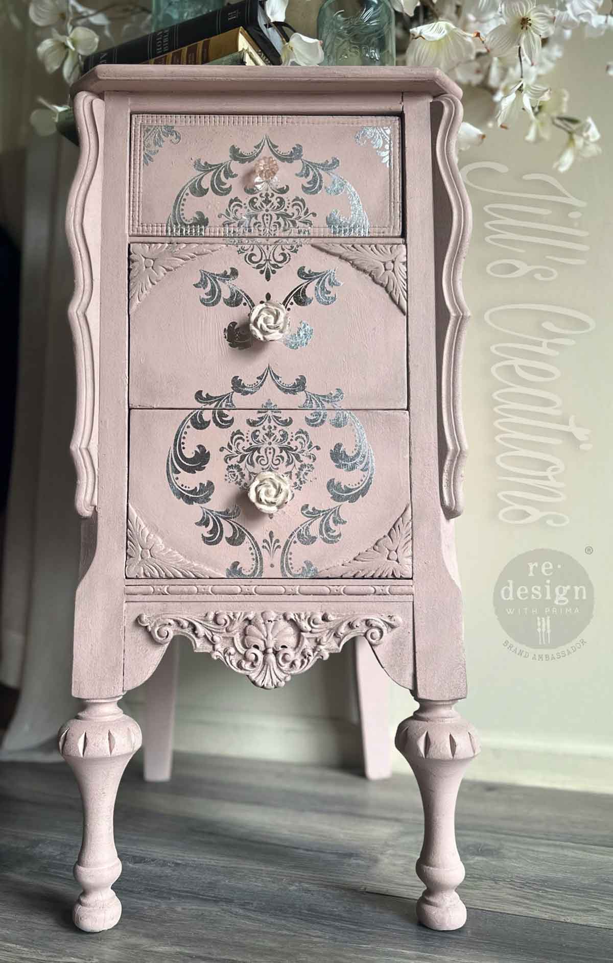 https://cdn.shopify.com/s/files/1/0536/2640/5056/files/SilverHouseDamask2.jpg?v=1727187506