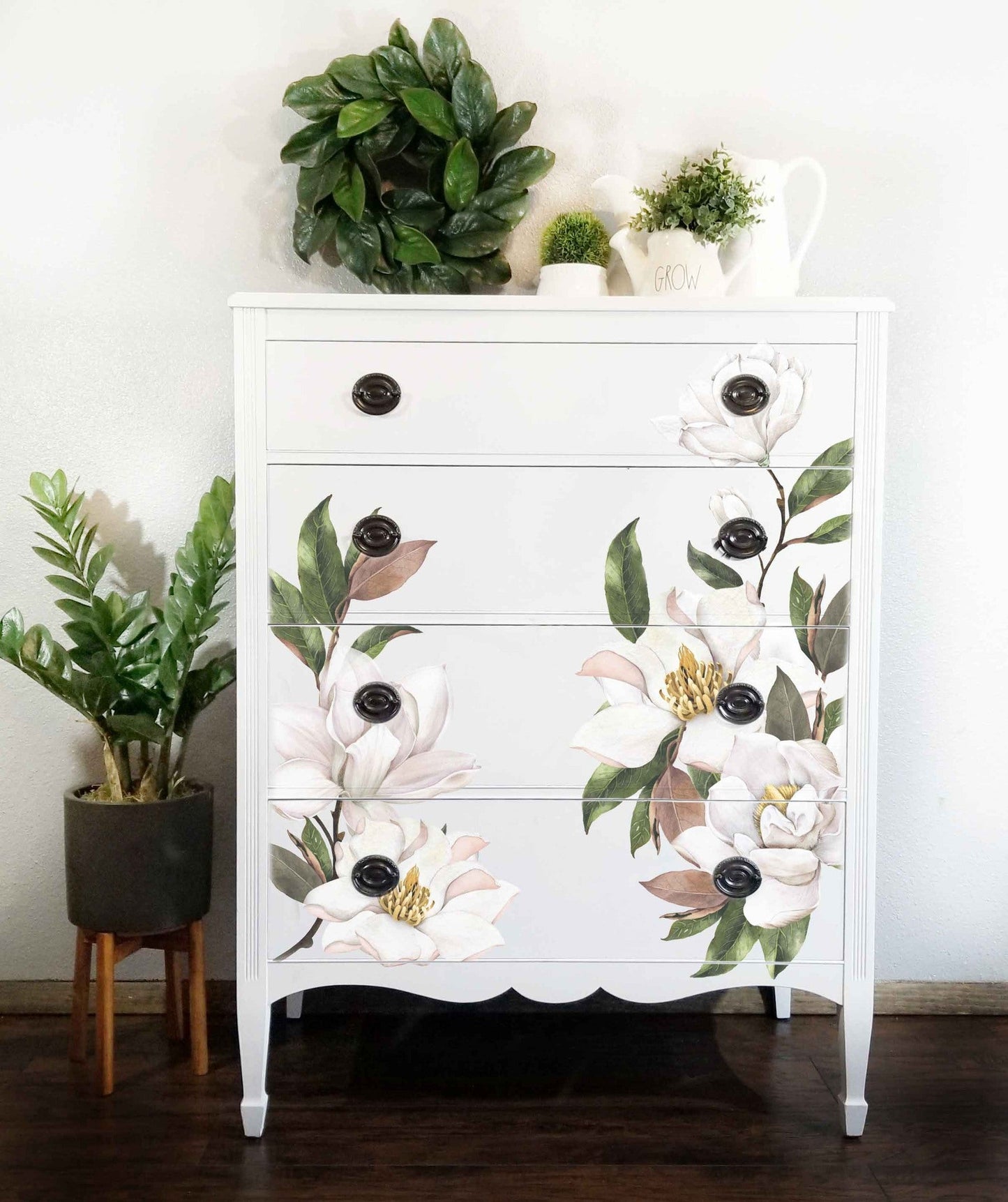 https://cdn.shopify.com/s/files/1/0536/2640/5056/products/magnolia_grandiflora2.jpg?v=1680573158